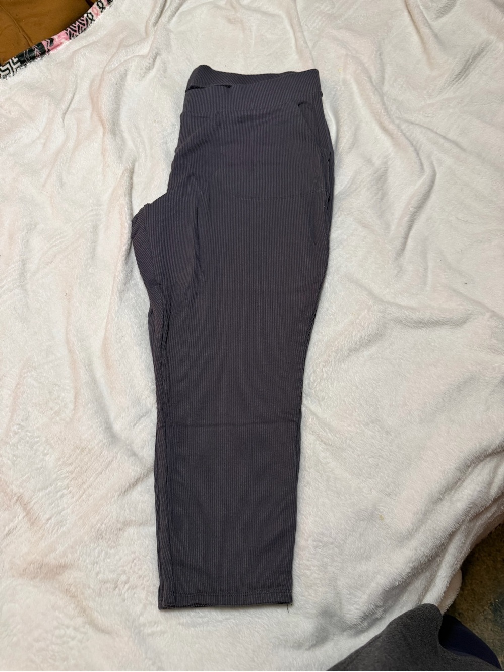 torrid Charcoal Gray Stretch Capri Ribbed leggings W/pockets size 2X - Picture 2 of 4